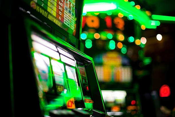 Live dealer studio showing Dragon Hatch card game interface on mitosplay